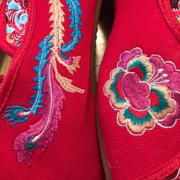 Buxiuyuan Floral Embroidered Oriental Slipper Flat - Picture 6 of 9